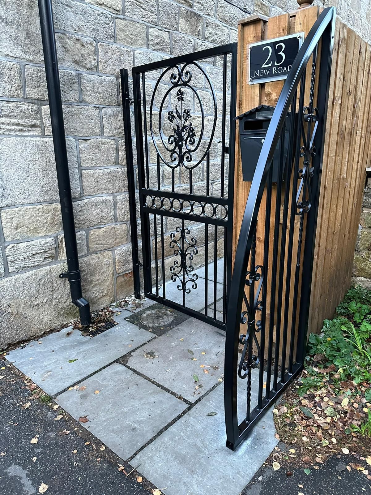 Metal garden gate and side screen in Skelmersdale