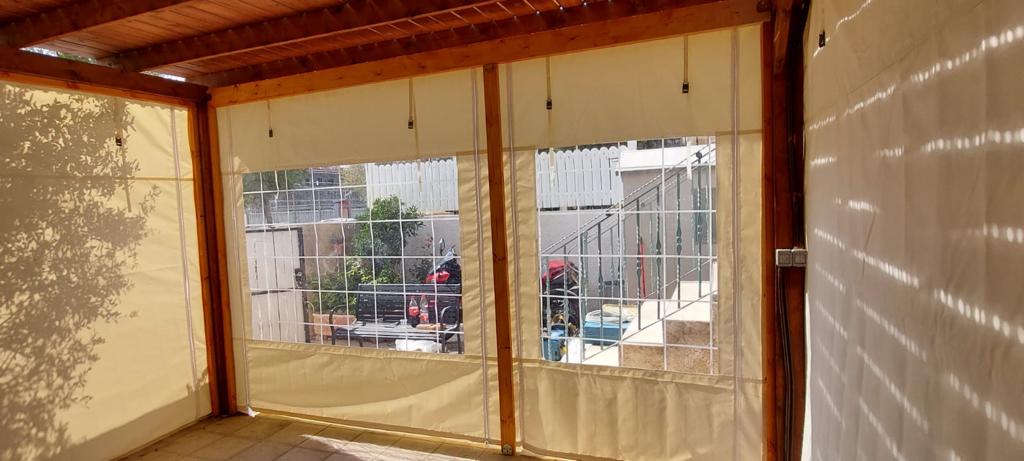 סגירת פרגולה