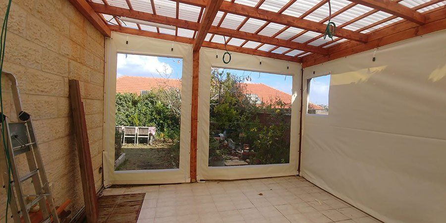 סגירת פרגולה לחורף