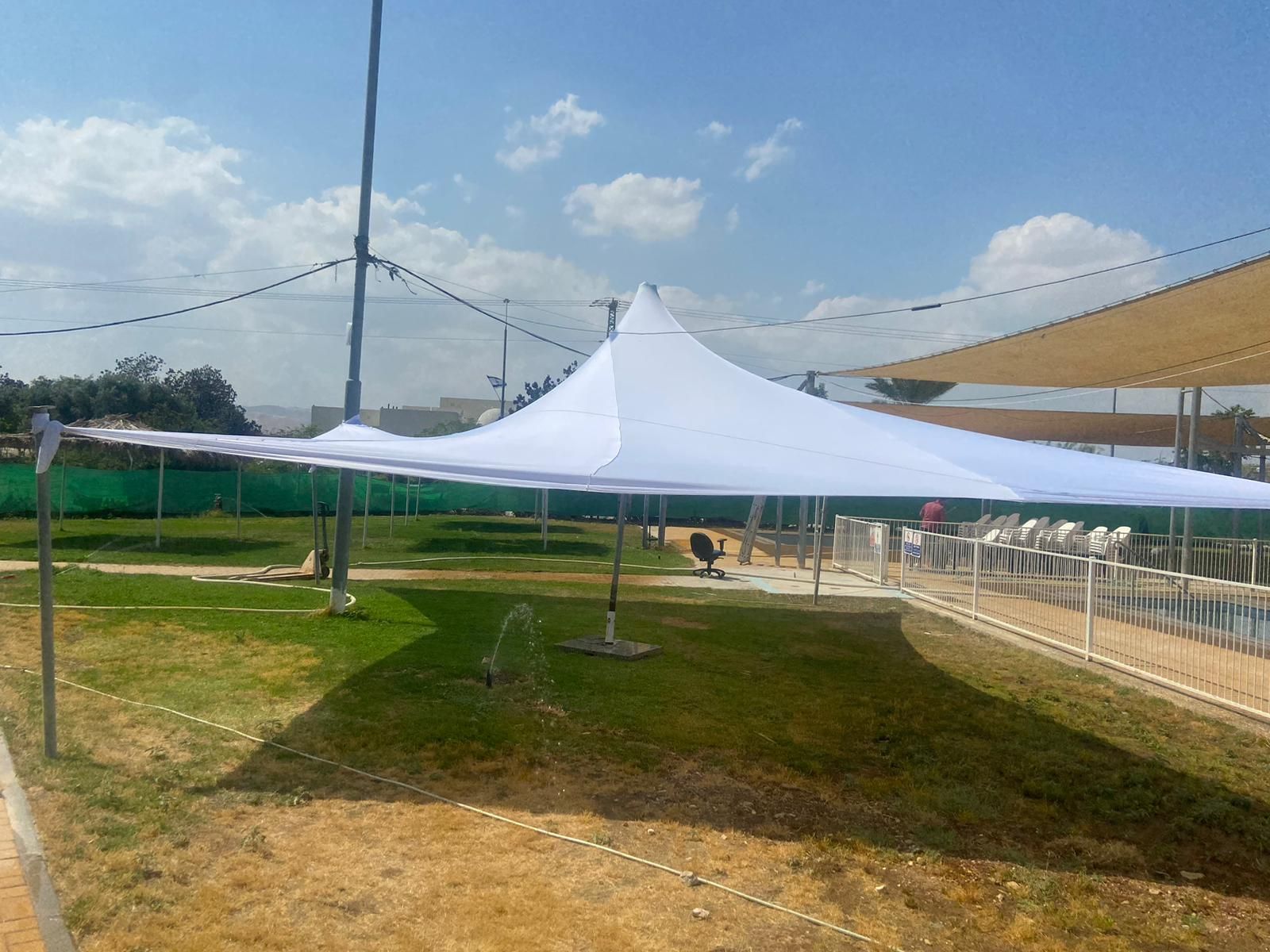 בד לייקרה להצללה