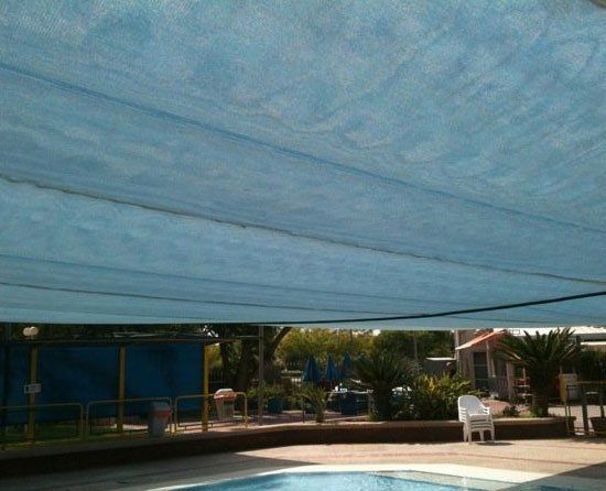 רשת צל לבריכה