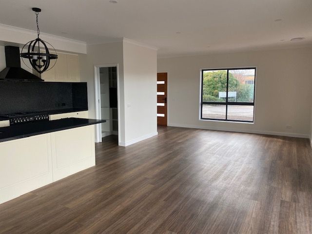 Phelan+kitchen+and+living