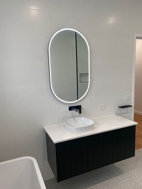 Raymond+main+bathroom+vanity