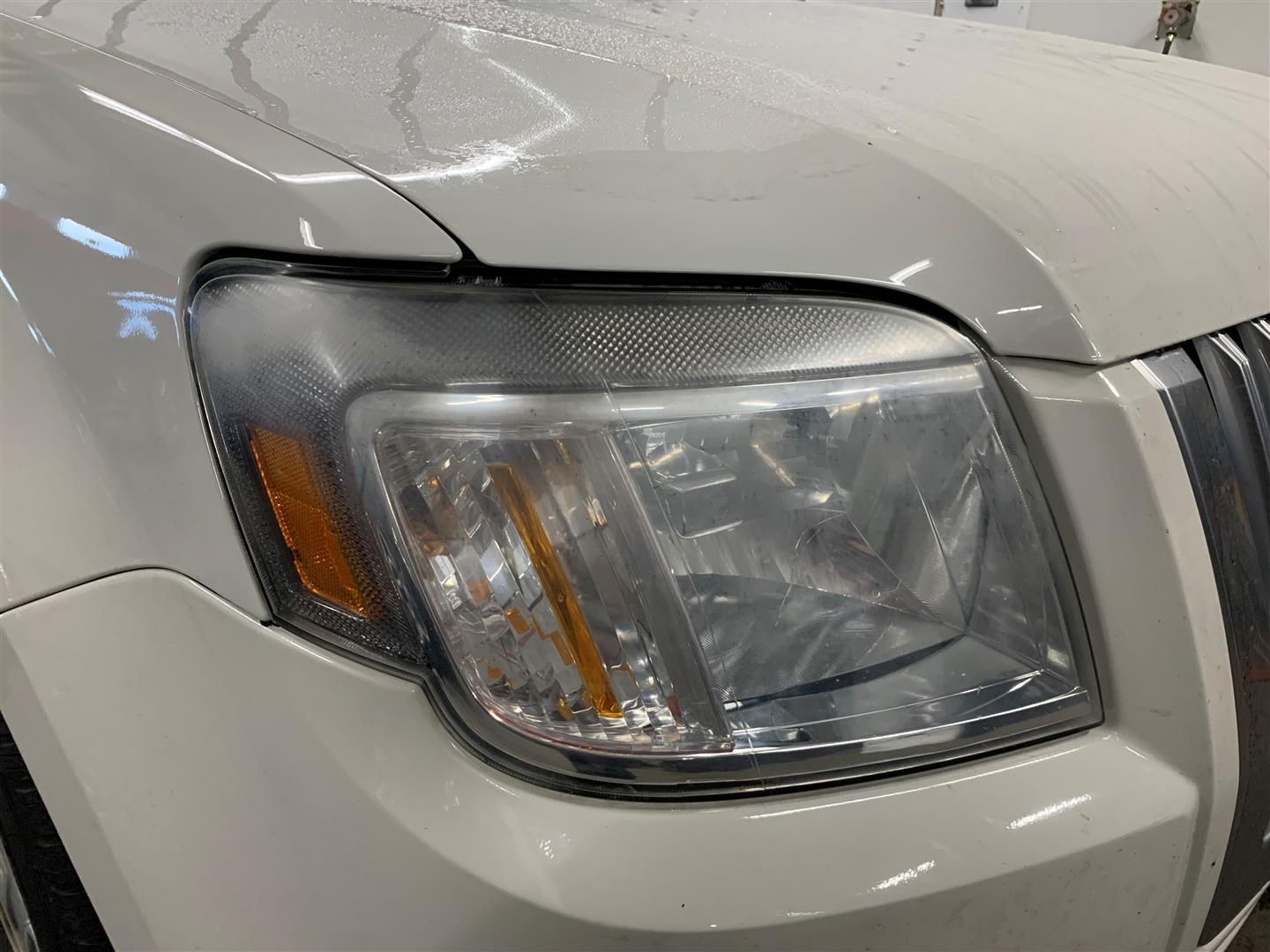 Hazy Headlights | Lou's Car Care Center, Inc.