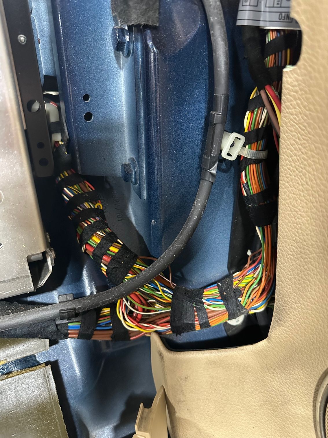 Electrical Wires In A Car | Lou's Car Care Center, Inc.