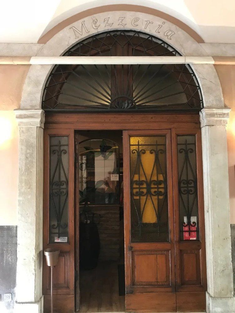 entrata della trattoria