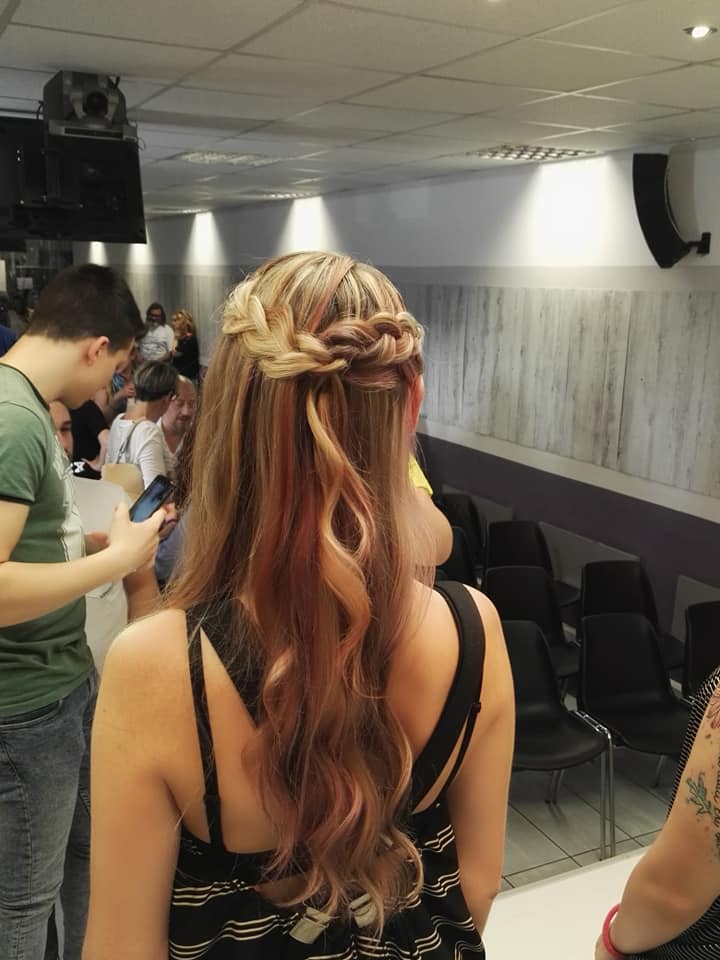 Acconciatura capelli lunghi