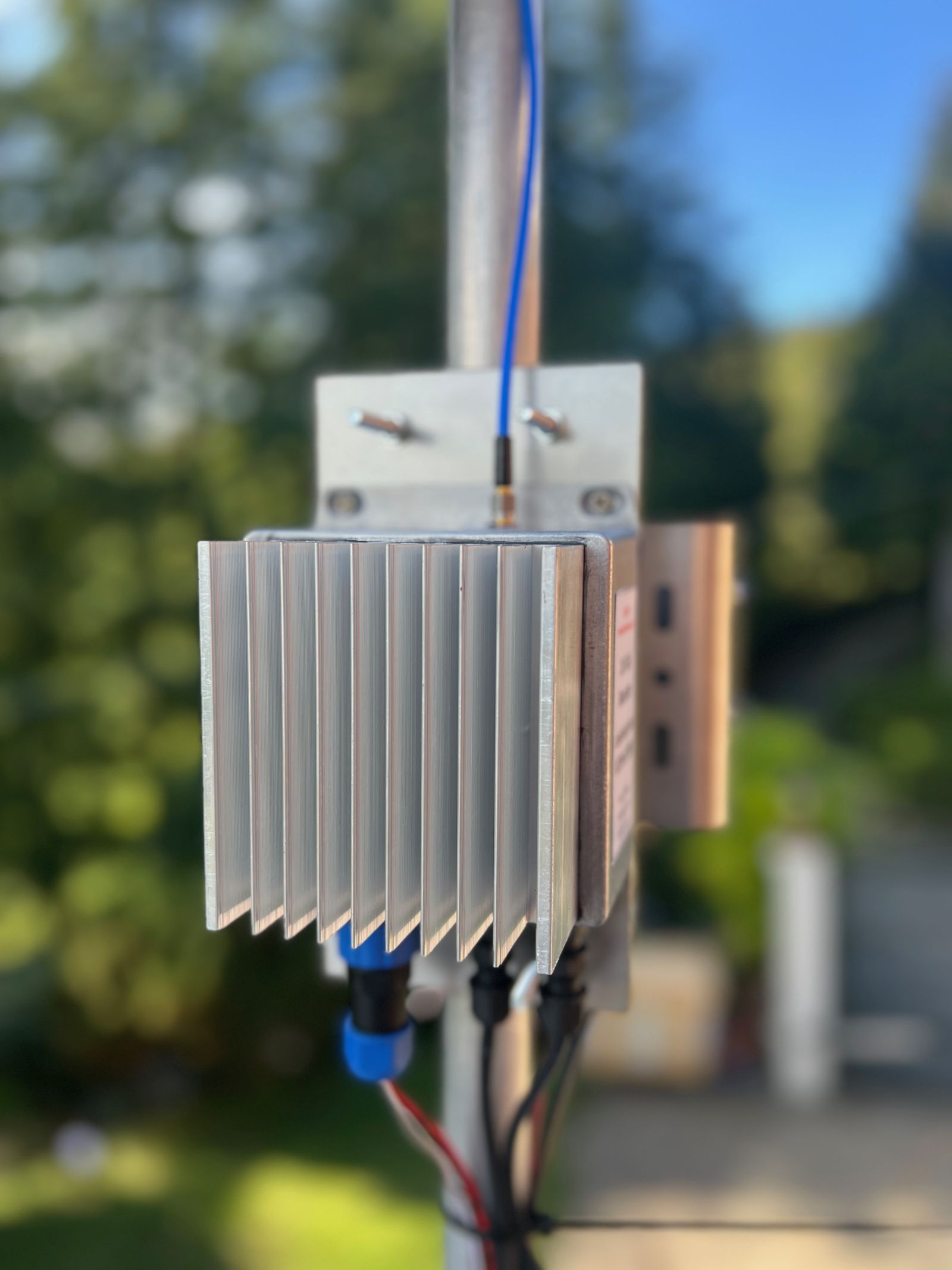 ICOM IC 905 10 GHz Booster right