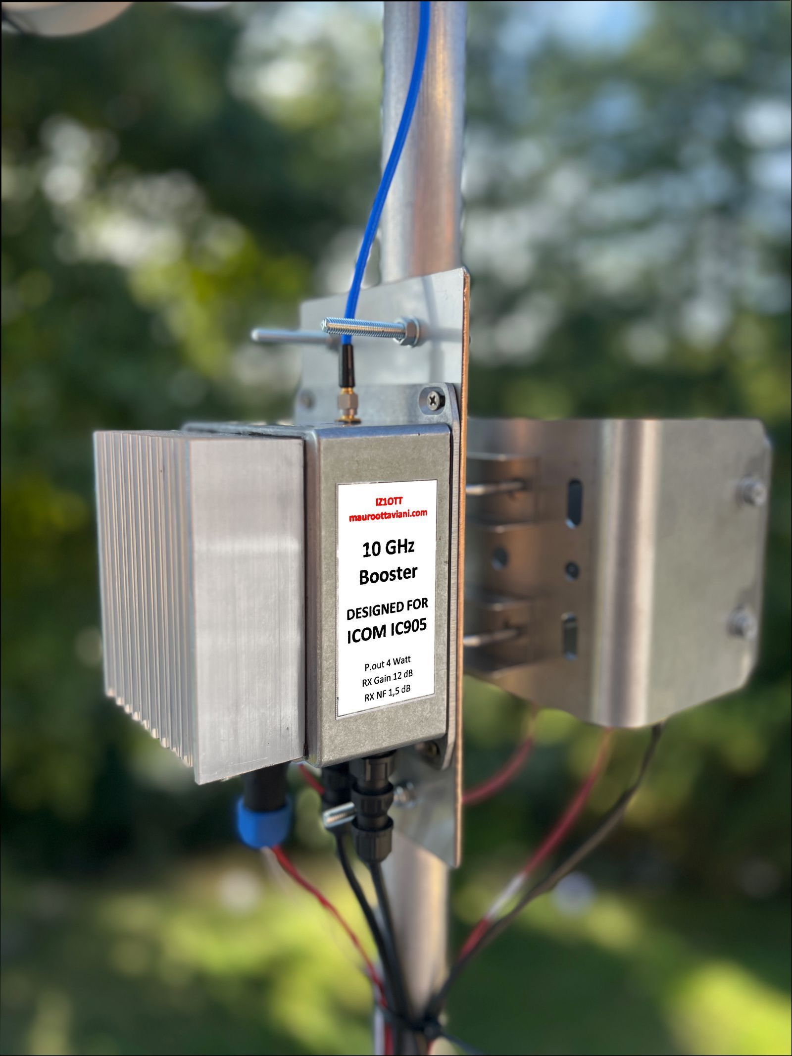 ICOM IC 905 10 GHz Booster left