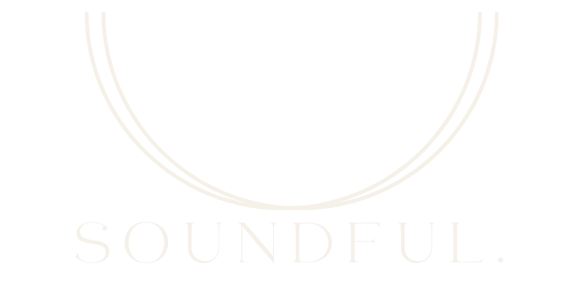 It looks like a necklace with a u on it.