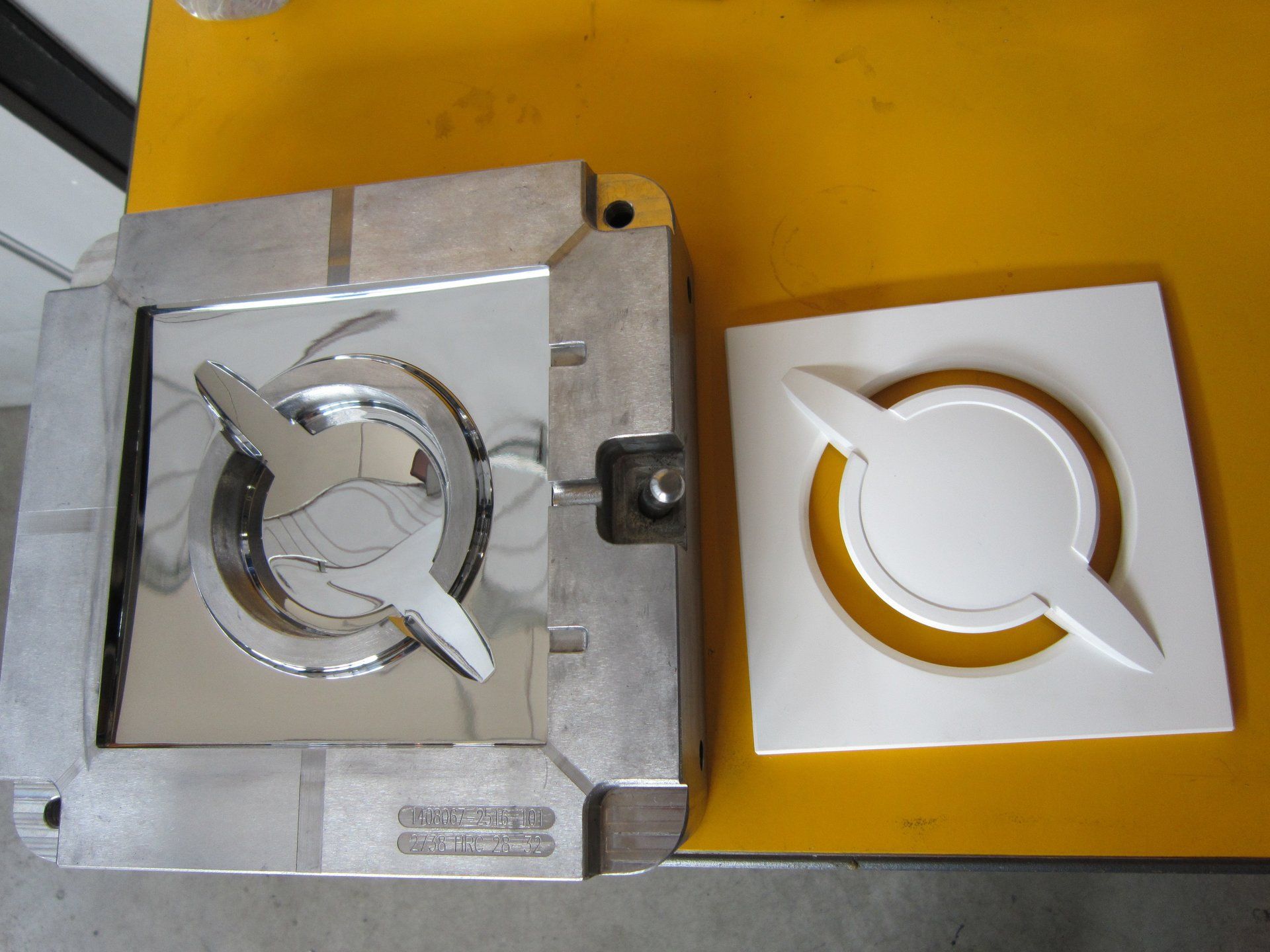 materiale metallico in lavorazione