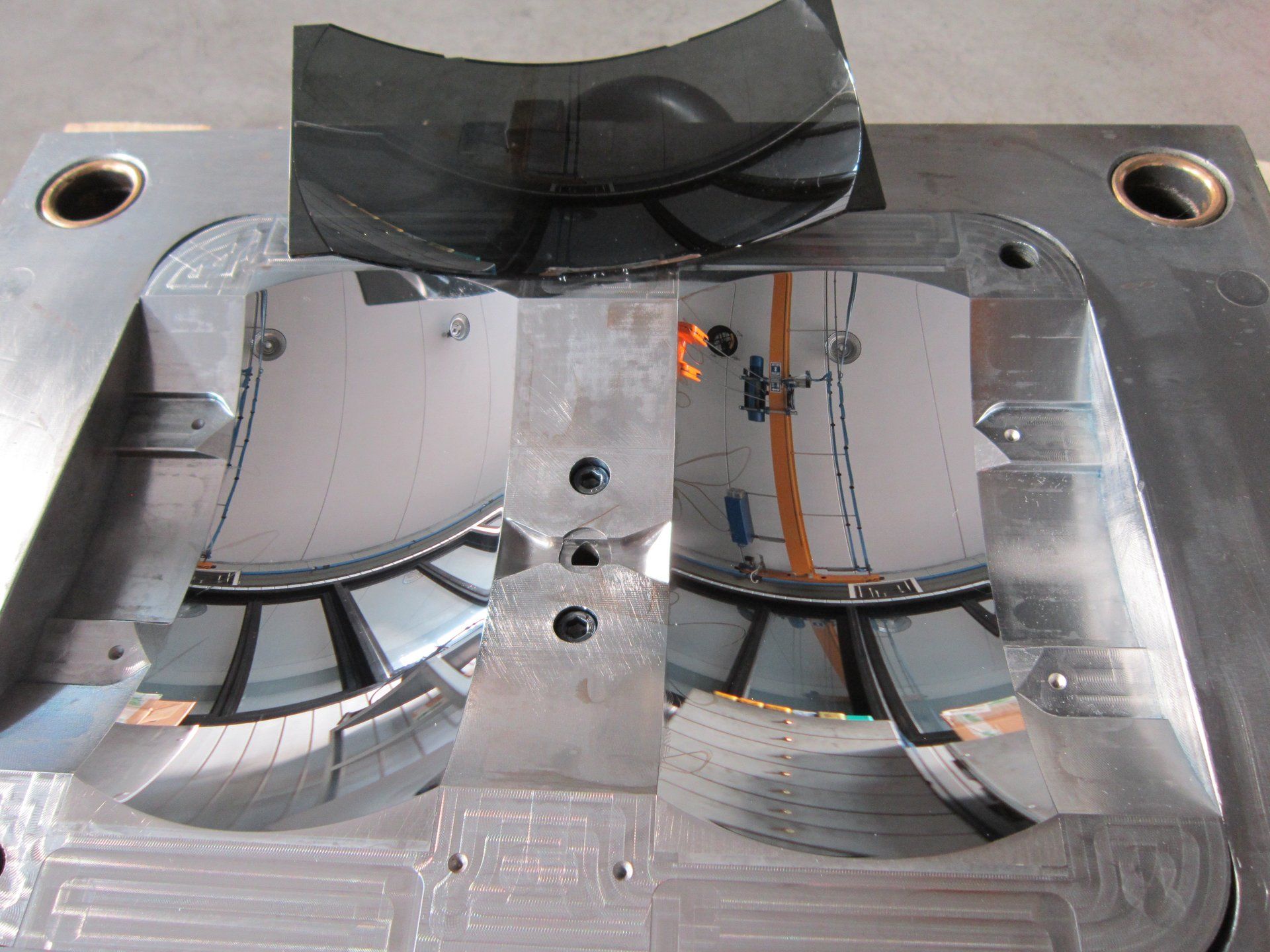 componentistica in acciaio dopo lucidatura