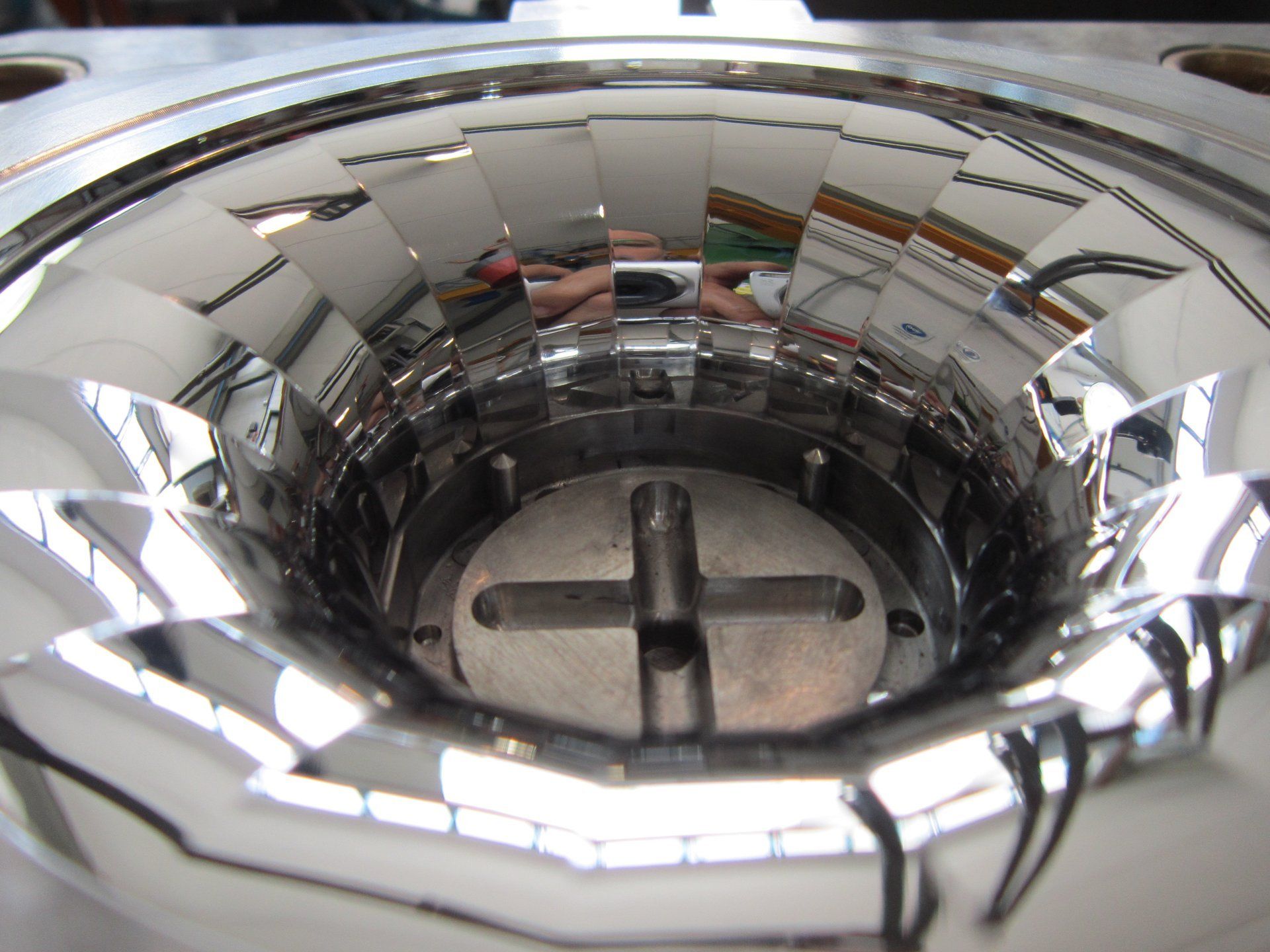 componente in acciaio dopo lappatura ottica