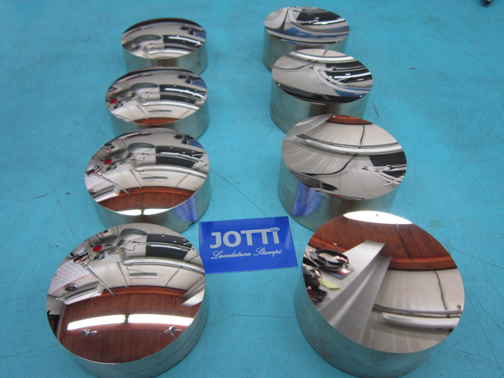 oggetti in acciaio dopo lucidatura