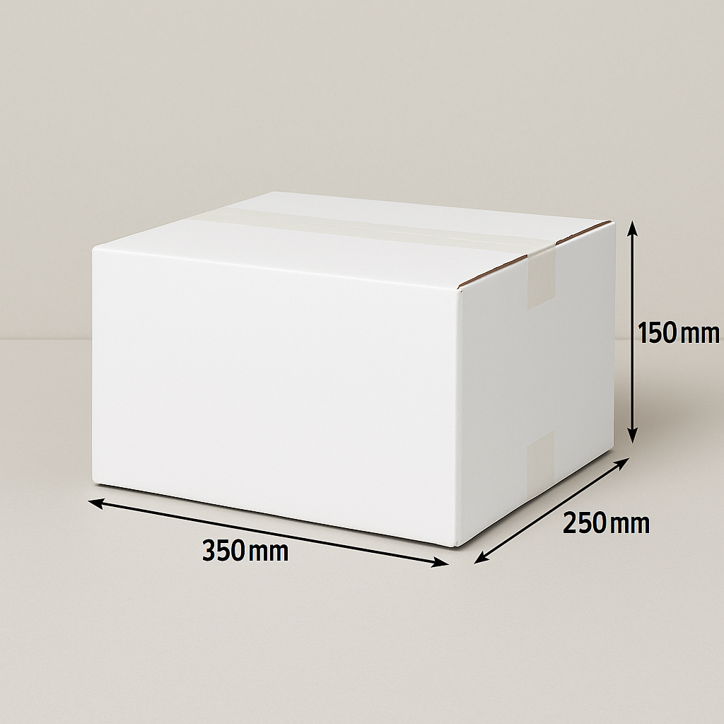 Witte kartonnen doos, afmetingen 350 mm x 250 mm x 150 mm, geplaatst op een lichte ondergrond.