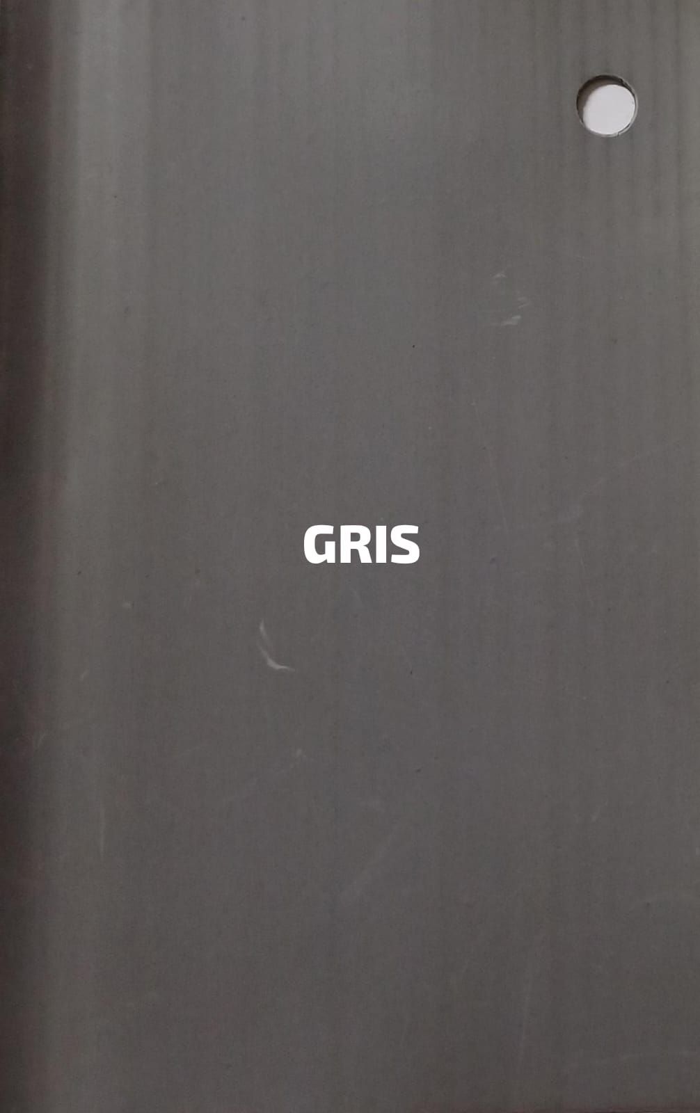 Un primer plano de una hoja de papel con la palabra gris escrita.