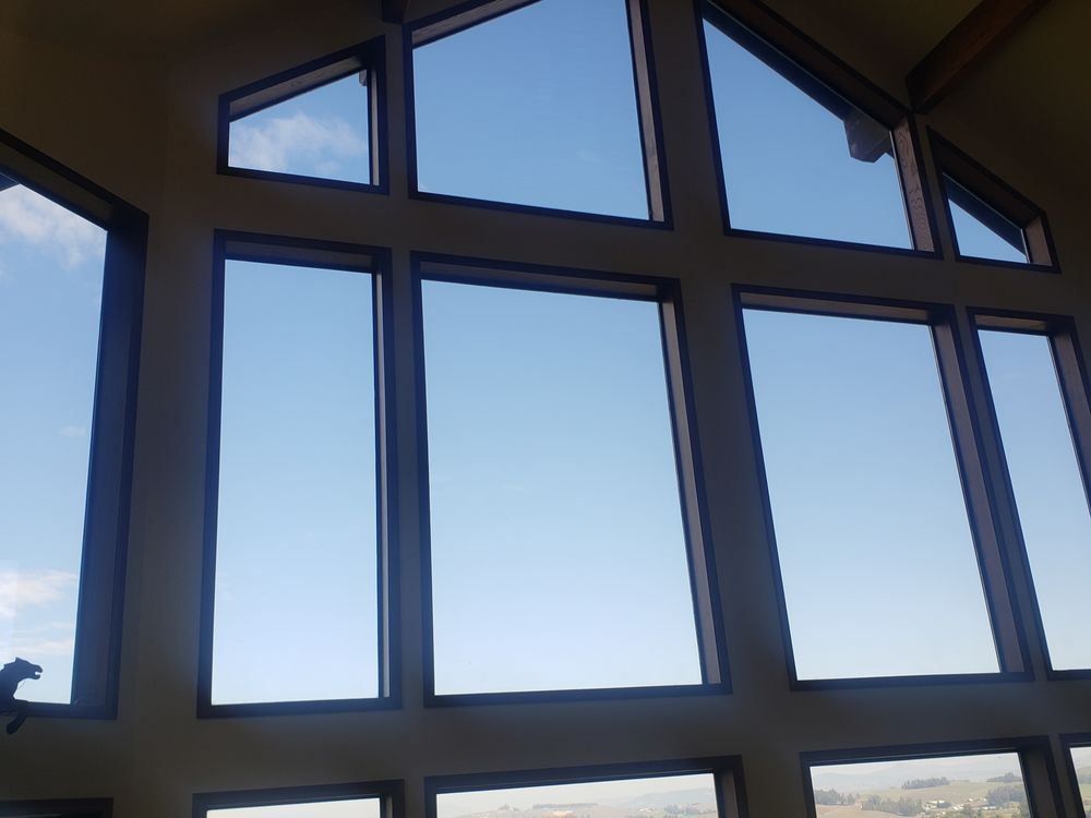 A Large Window With A Blue Sky Behind It – Rohnert Park, CA - Josh’s Window Cleaning