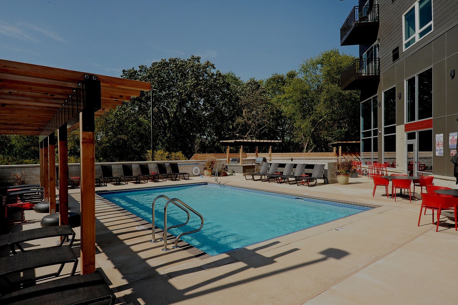 Red44- swimming pool