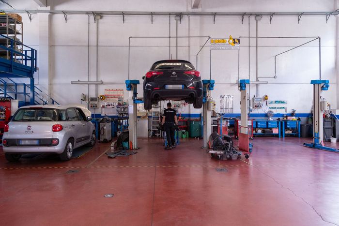riparazione di automobile Alfa Romeo Giulietta