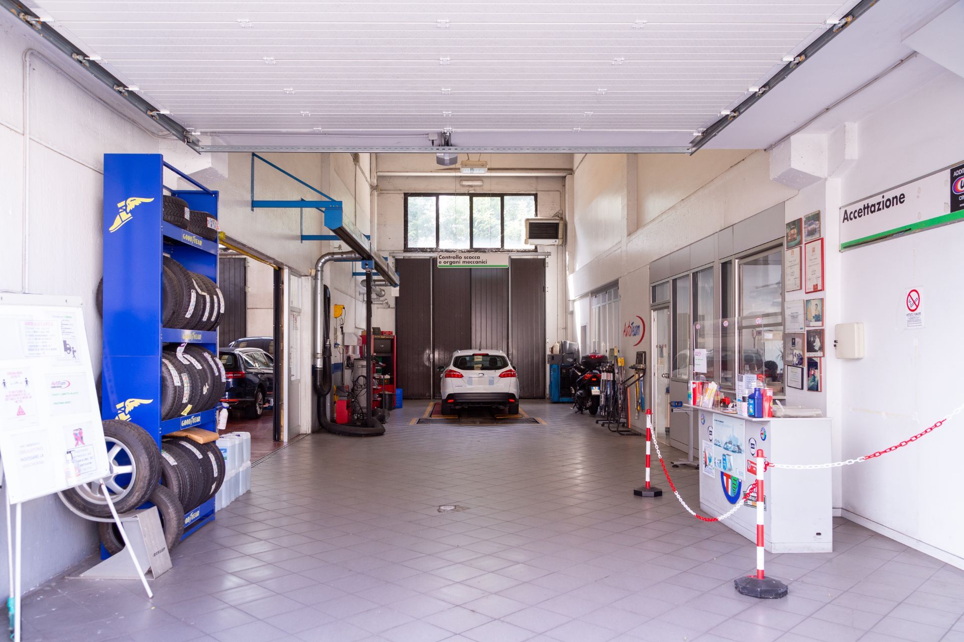 centro di riparazione automobili