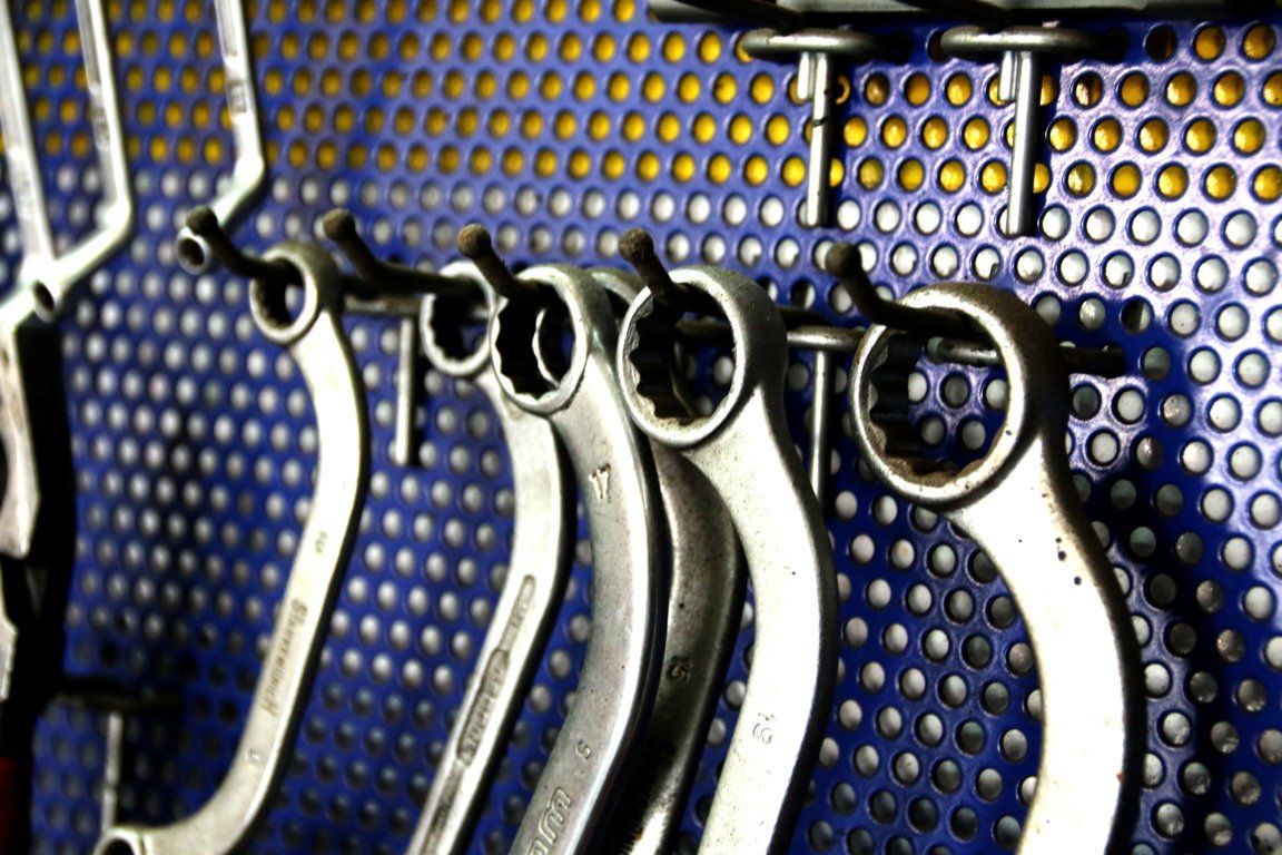 strumenti per la riparazione delle auto