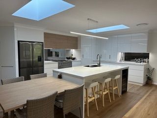 Kitchen Island with Table and dining setting - Stephen Veigel Kitchens In Gosford, NSW