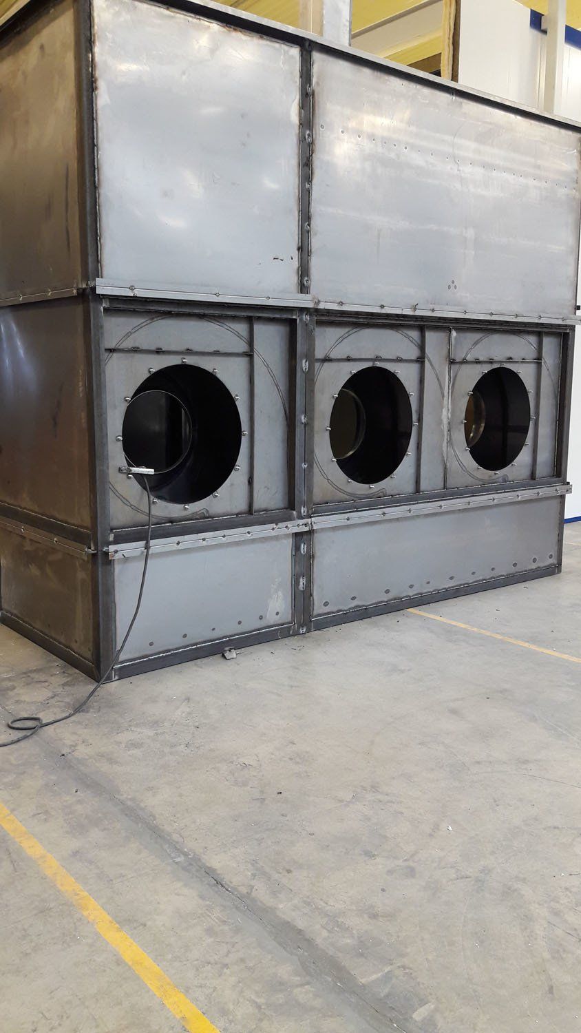 statybines konstrukcijos iš metalo su išpjovimu