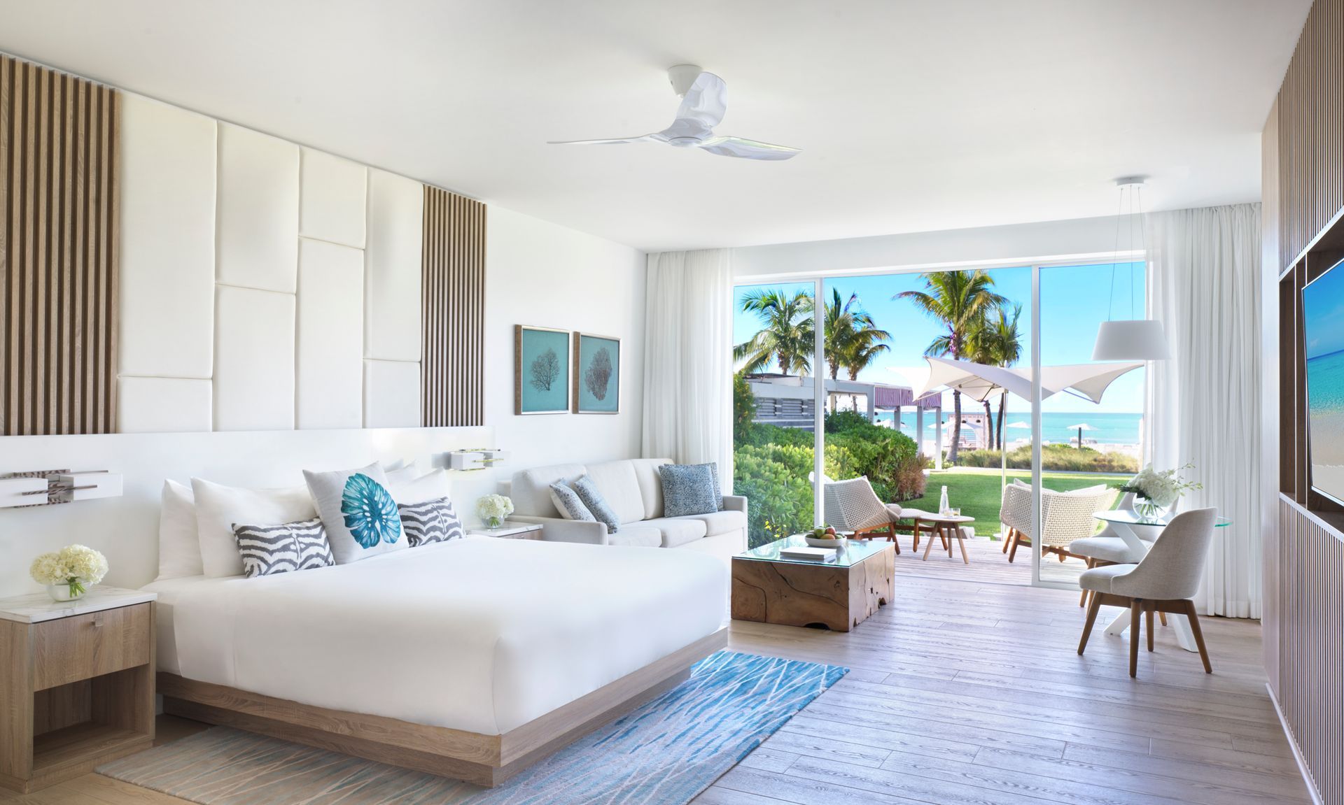 Grand Deluxe Oceanfront Studio