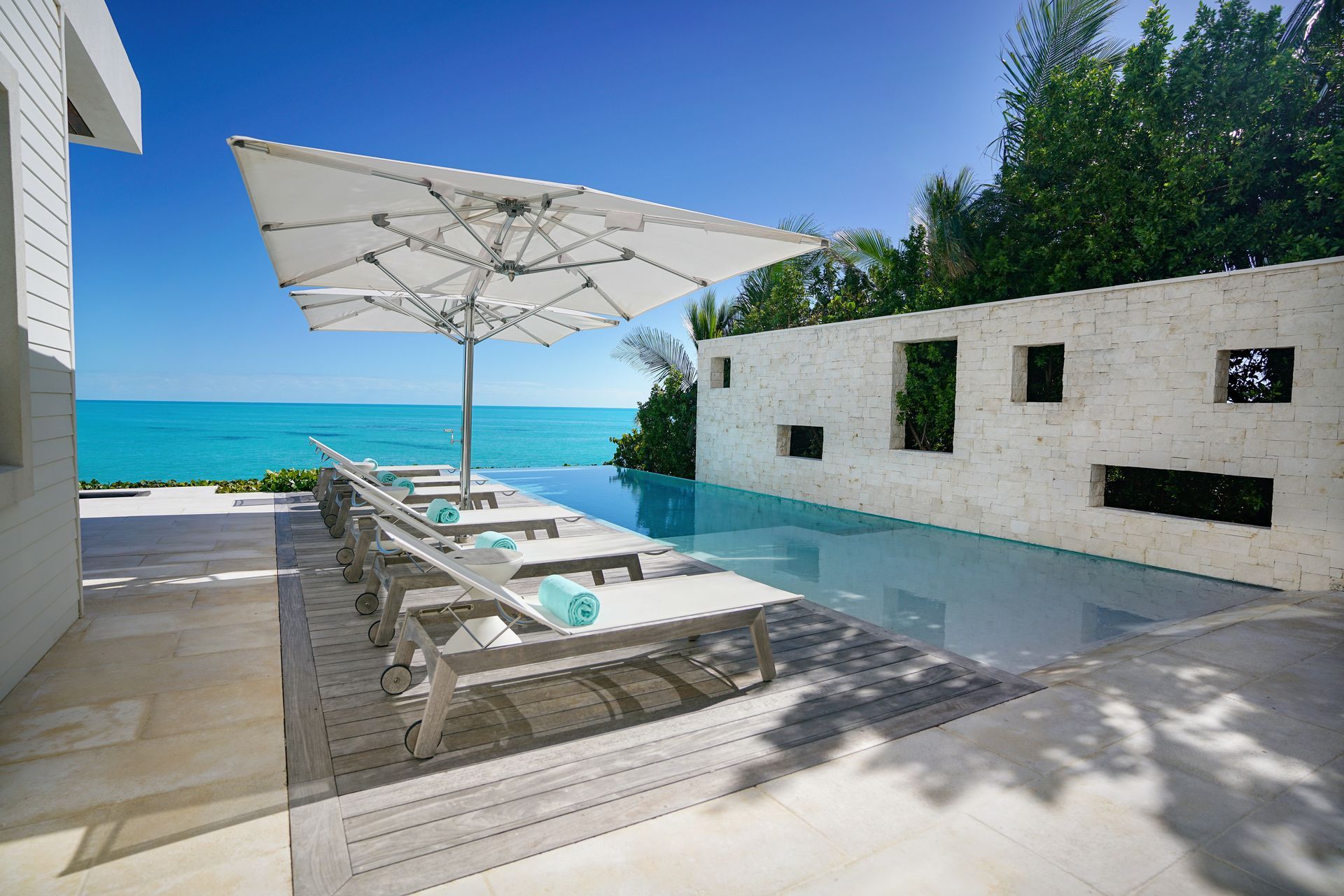 Four Bedroom Amuse Villas With Two Pools + Sun Deck + Water Slide + Beach
