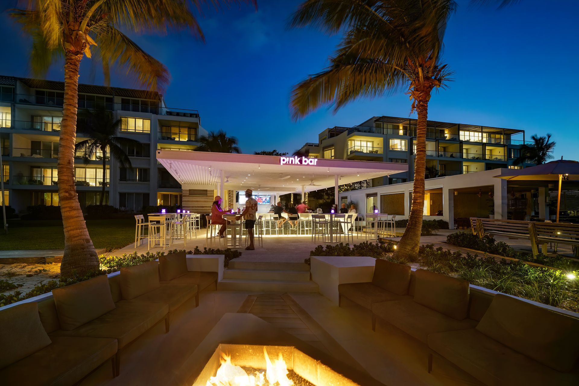 Pink Bar, Wymara Resort + Villas, Turks and Caicos