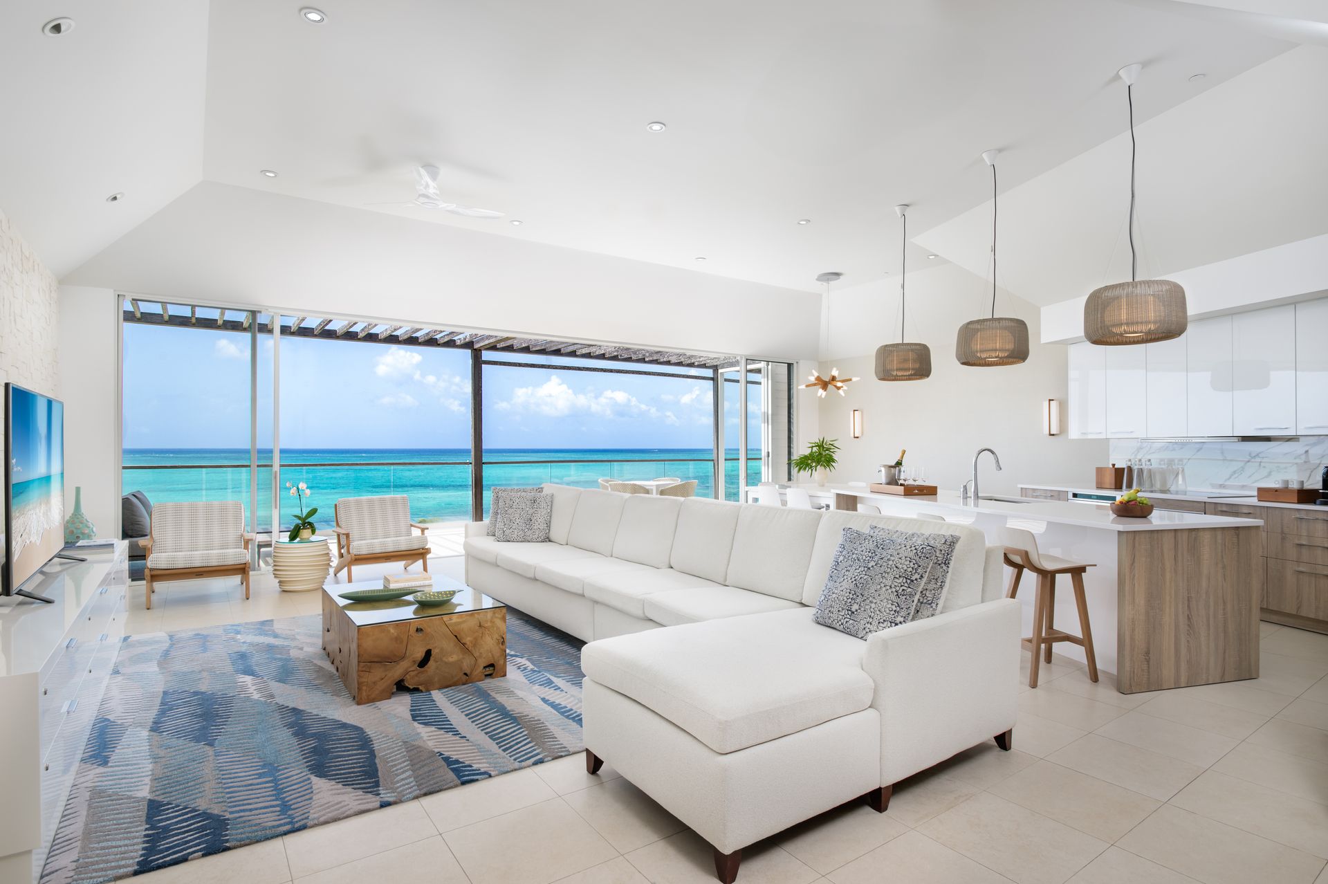 Oceanfront One Bedroom Penthouse Suite