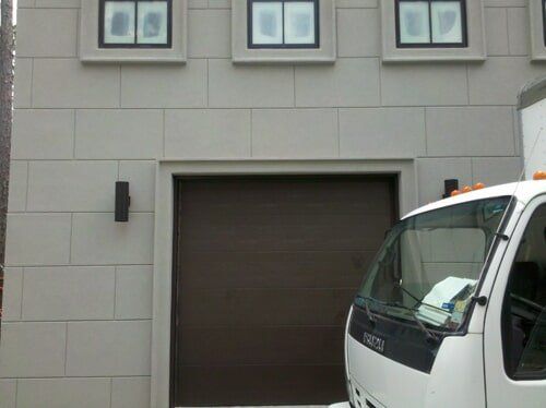 House Service - Need a new garage door?, FL