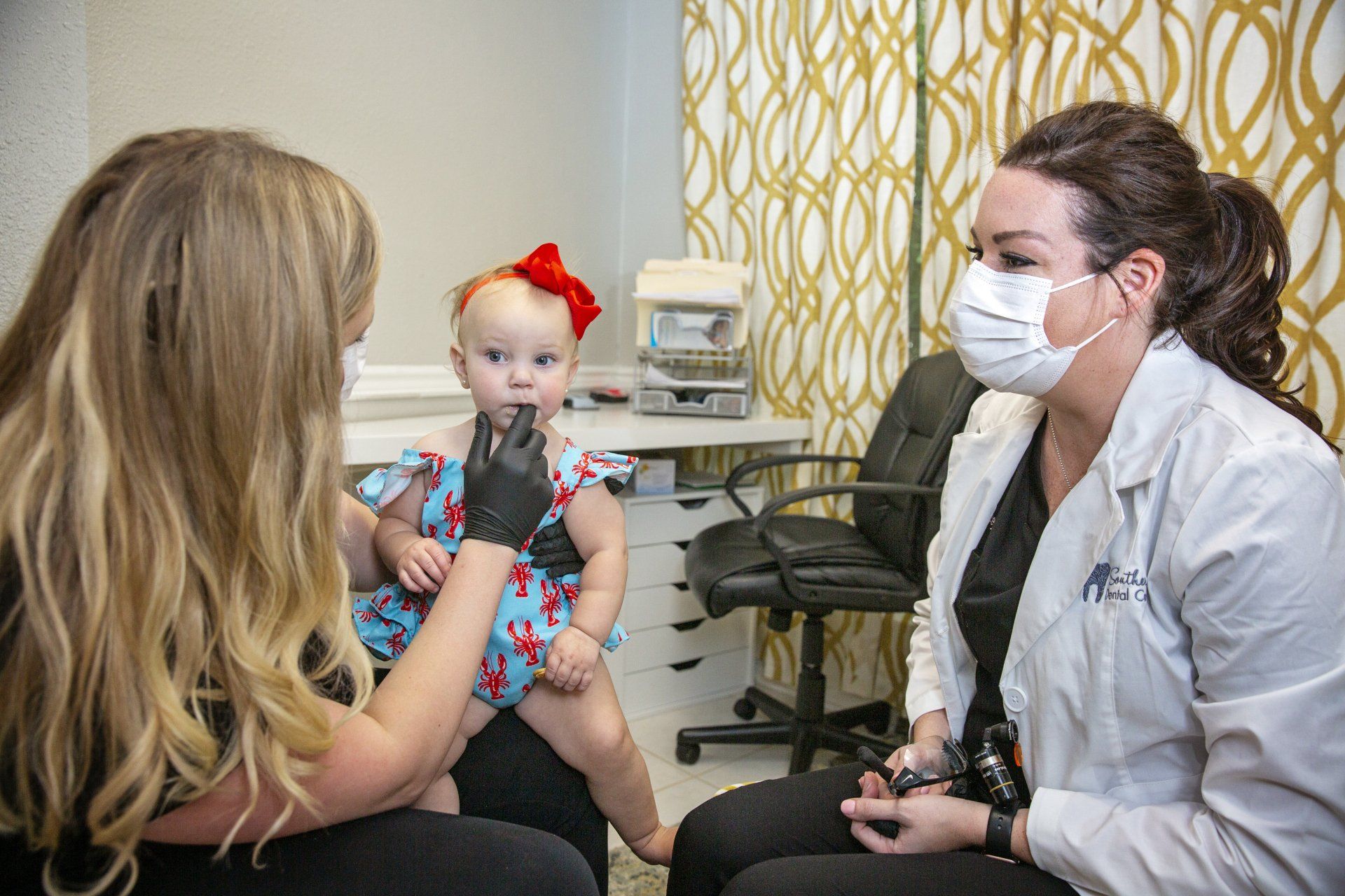 child with dentist | pediatric dentist and nutrition coaching in Marrero la