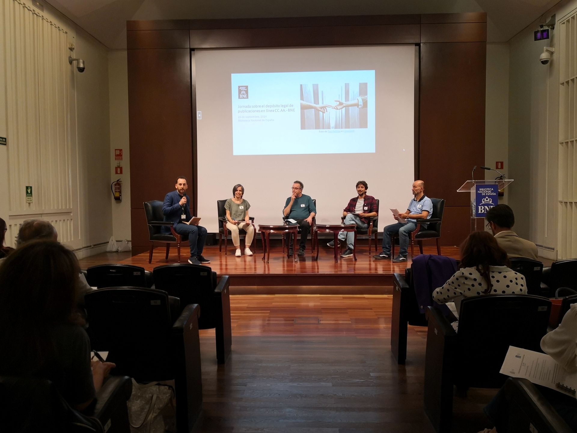 Fotografía de la jornada sobre el depósito legal en línea