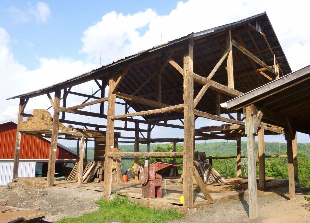 1295 Black Creek Barn