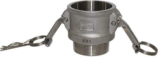 Um flange de aço inoxidável com um furo no meio em um fundo branco.