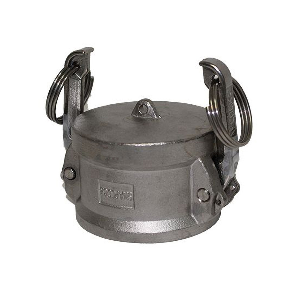 Um flange de aço inoxidável com um furo no meio em um fundo branco.