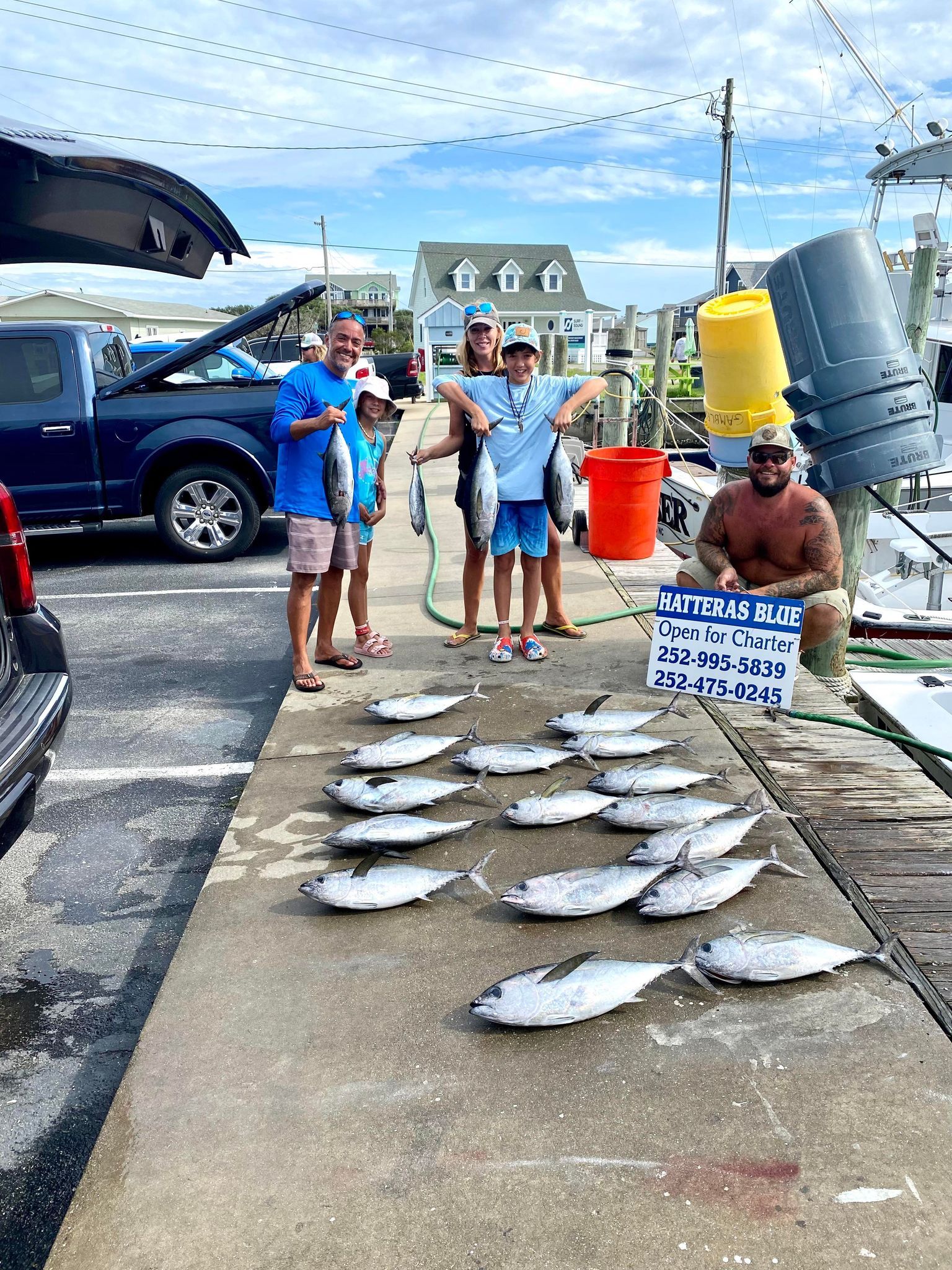 Deep Sea Fishing photo gallery aboard the Hatteras Blue