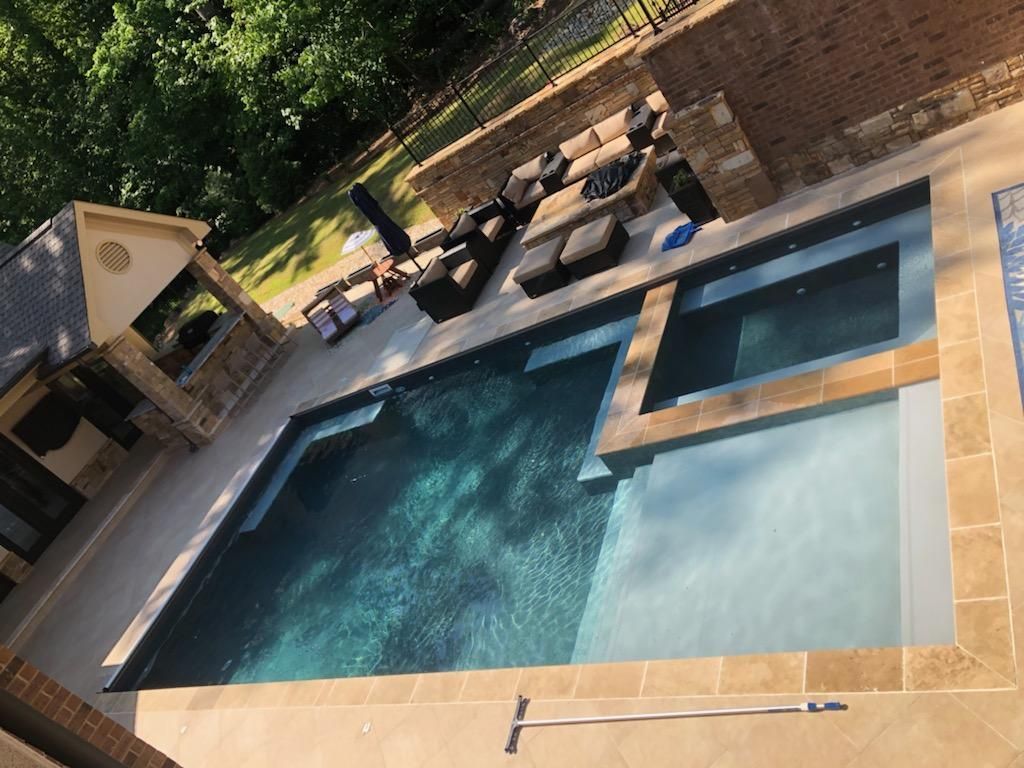 Luxury backyard pool 