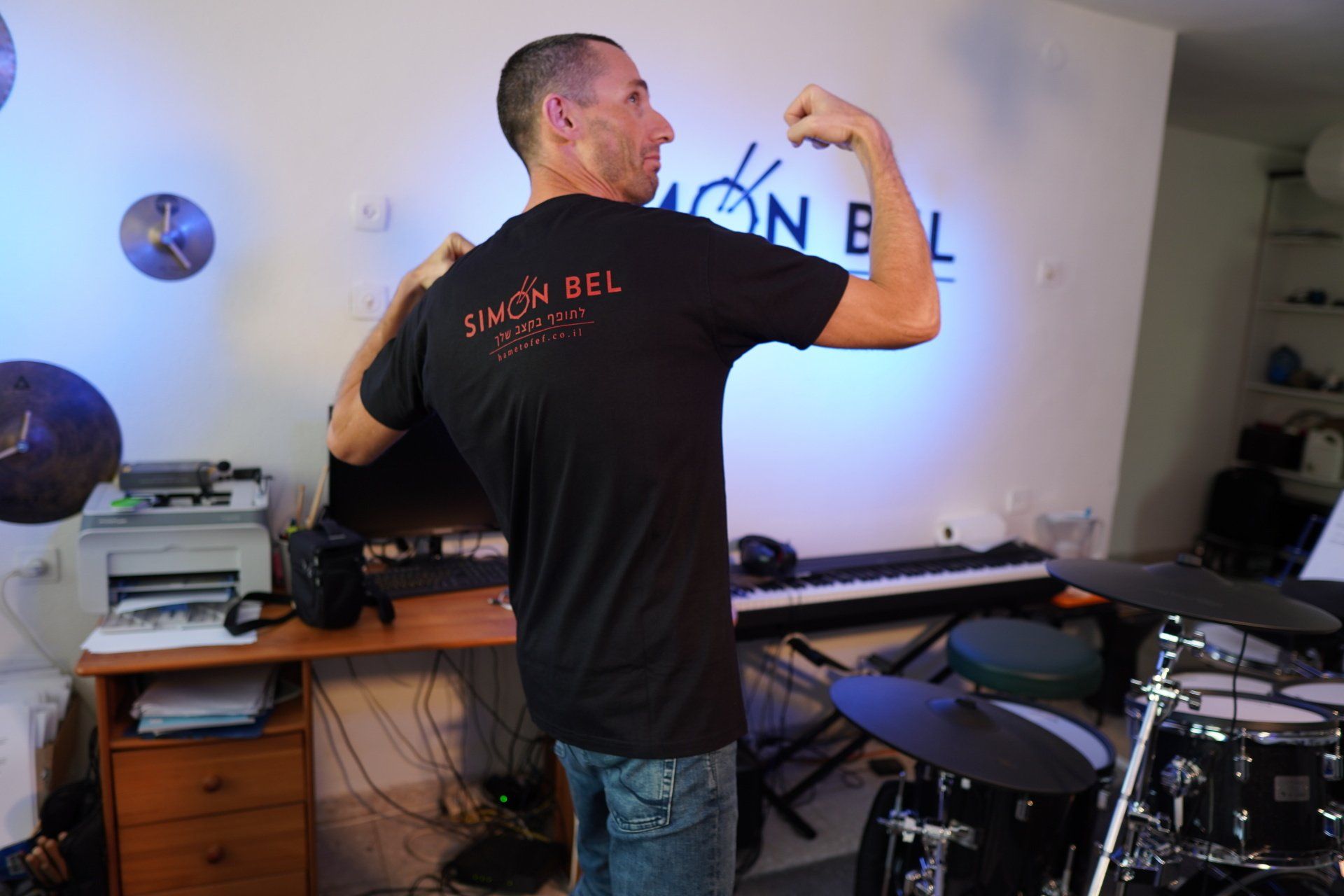 שיעורי תופים סיימון בל