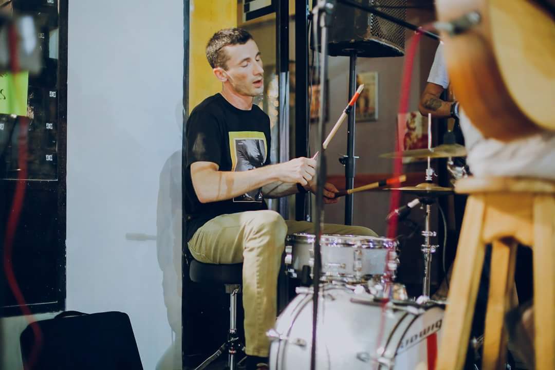 סיימון מתופף פעיל