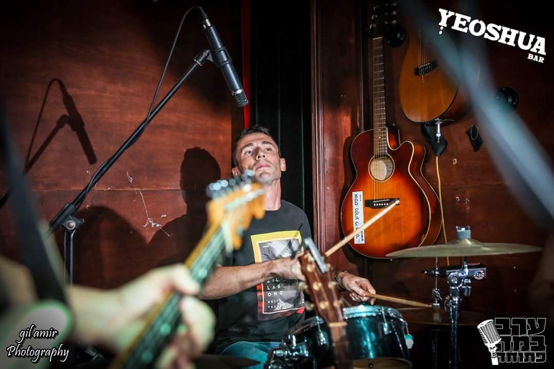 מתופף מקצועי