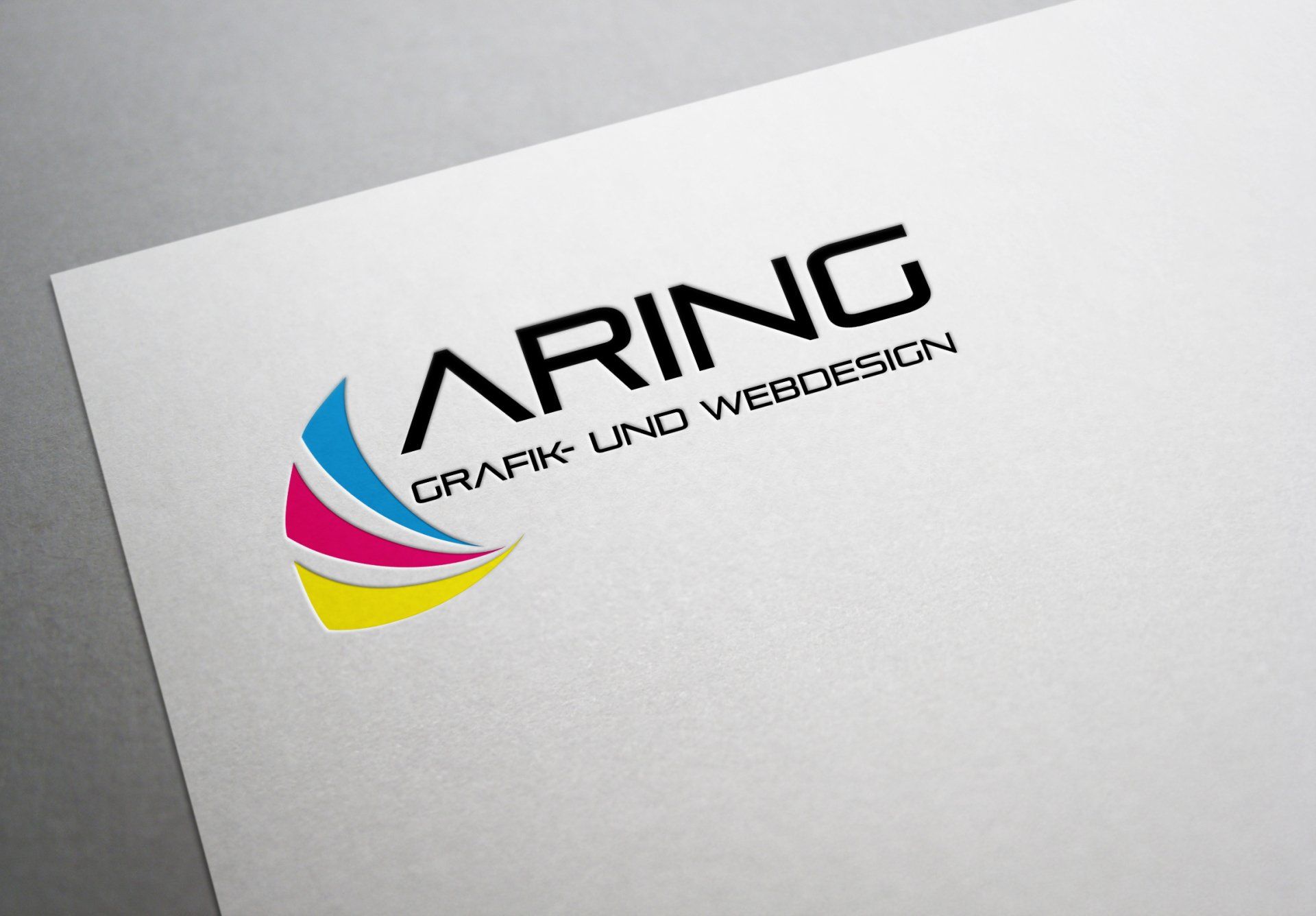 Ein Stück Papier mit dem Wort „aring“ darauf