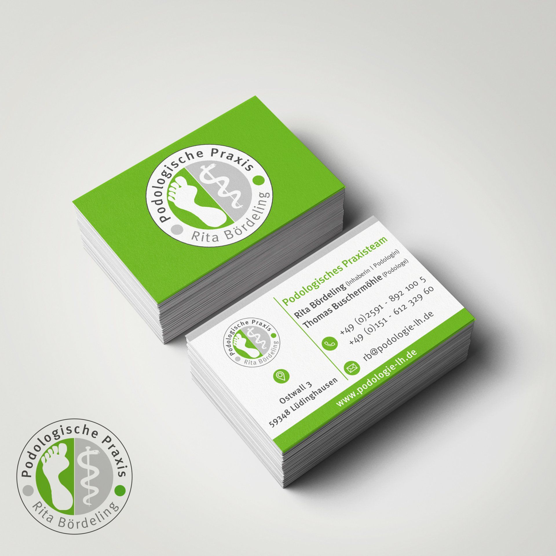 Eine grün-weiße Visitenkarte für Rita grenzt