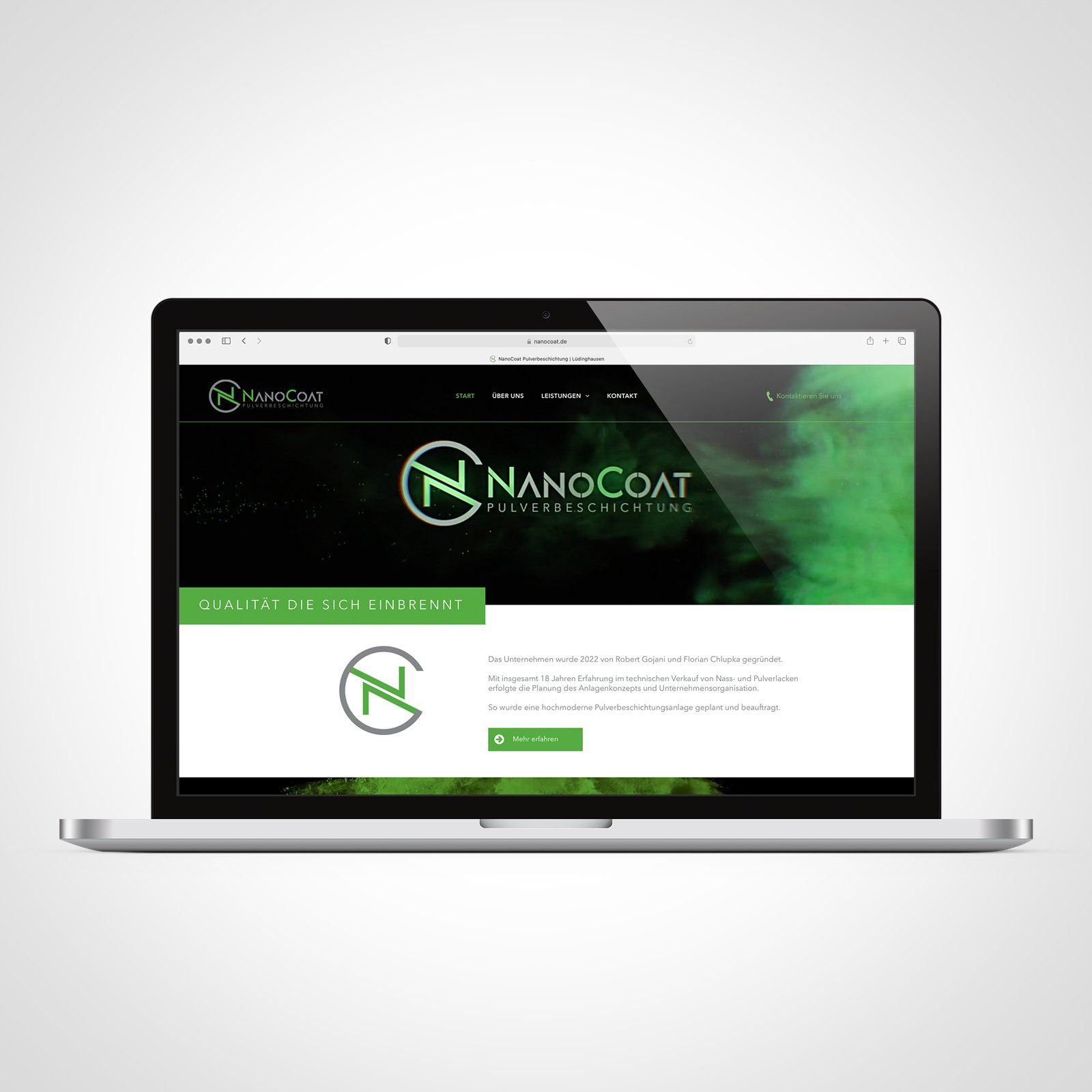 Auf einem Laptop ist eine Website für Nanocoat geöffnet.