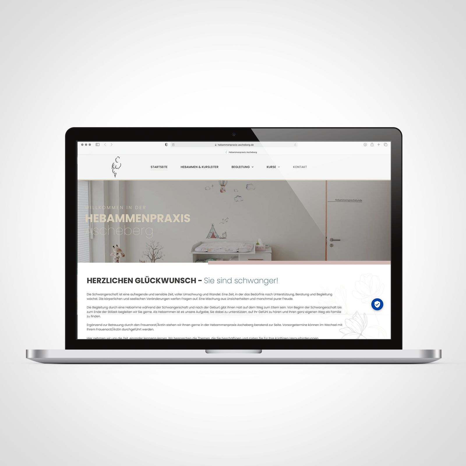 Auf einem Laptop ist eine Website geöffnet.