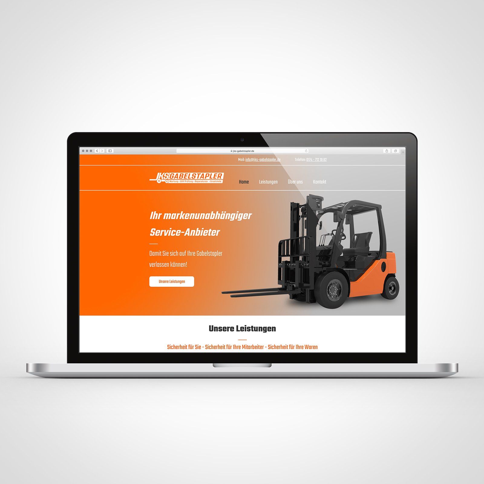 Ein Laptop mit einem Gabelstapler auf dem Bildschirm