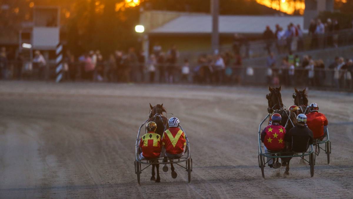The sun sets as the celebrity race finishes