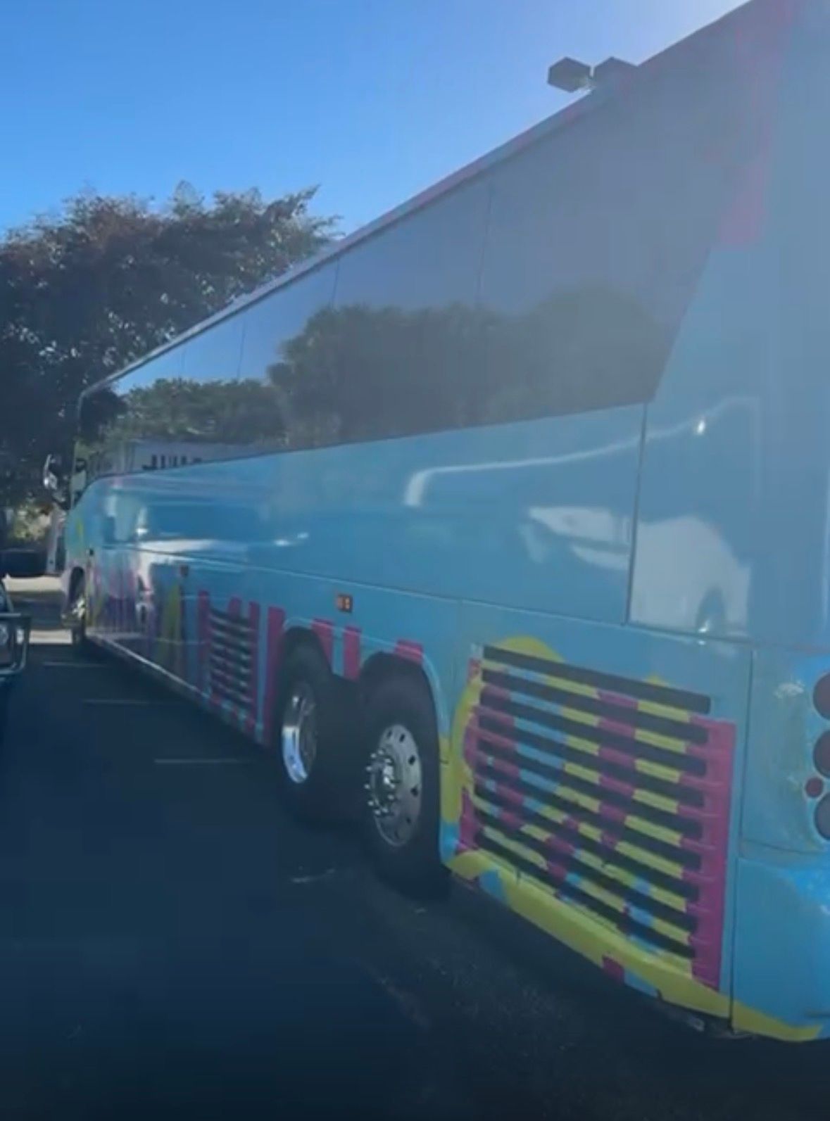 Miami to Key West roundtrip blue bus