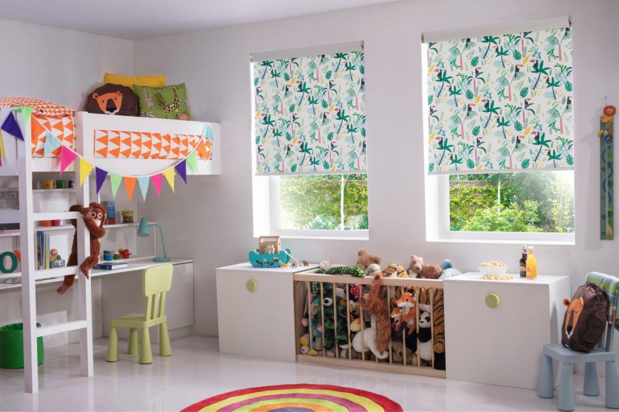 Made-to-measure roller blinds